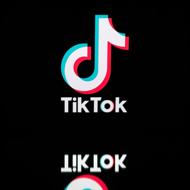 tik tok logo